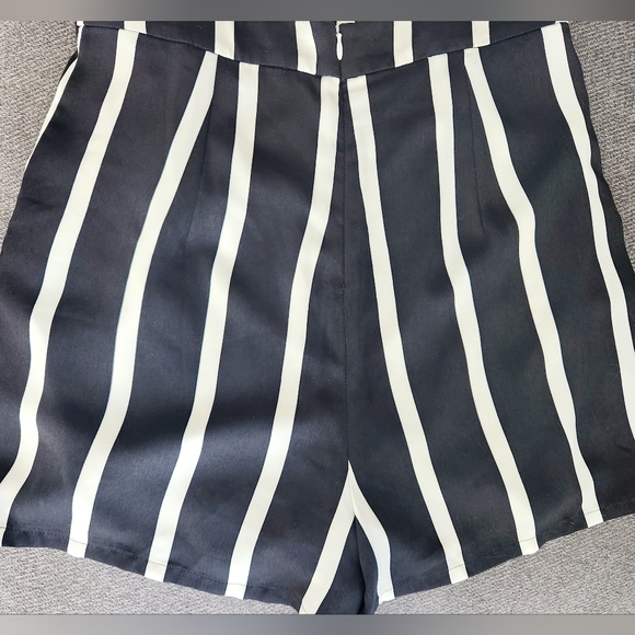 Dynamite Striped Romper - Picture 14 of 16